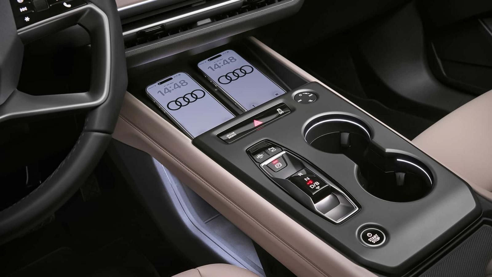 Audi Q4 e-tron: Αναβαθμισμένο με μεγαλύτερη αυτονομία & τρεις οθόνες 